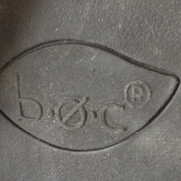 NWOT BORN/BOC Black Faux Leather "11M" 2" block heels, slide sandals; Classic - Picture 5 of 7